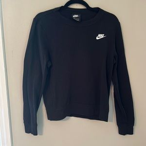 black cropped nike sweatshirt